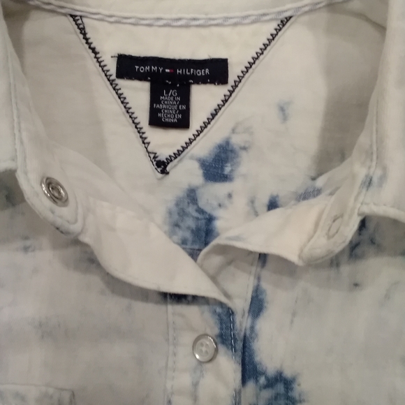 🔥Host pic🔥Tommy Hilfiger acid wash denim shirt - Picture 8 of 9